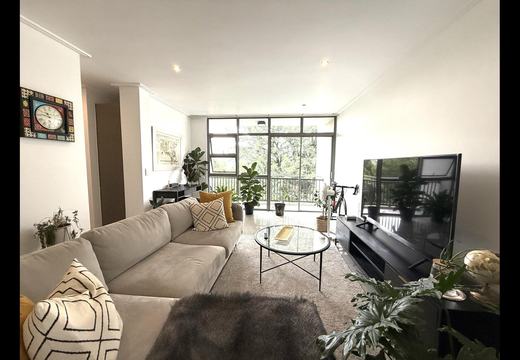 Ultra-Modern 2-Bedroom, 2-Bathroom Apartment for Sale in Bedfordview