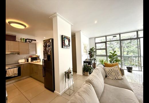 Ultra-Modern 2-Bedroom, 2-Bathroom Apartment for Sale in Bedfordview