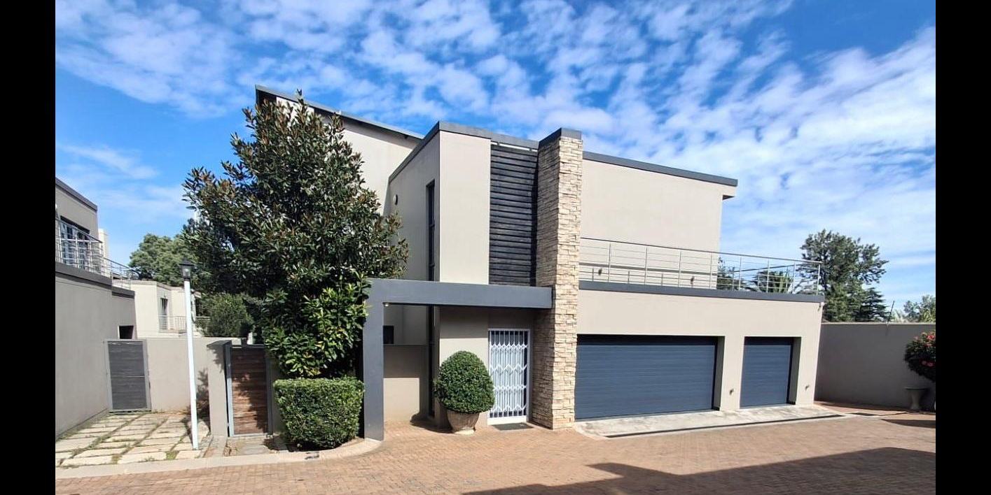 3 Bedroom House For Sale in Bedfordview