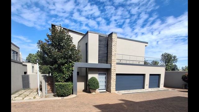 3 Bedroom House For Sale in Bedfordview