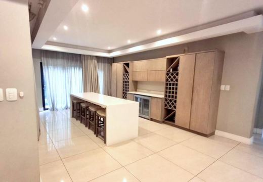 3 Bedroom House For Sale in Bedfordview