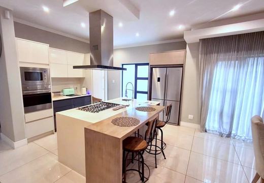 3 Bedroom House For Sale in Bedfordview