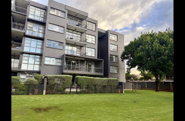 3 Bedroom House For Sale In Bedfordview