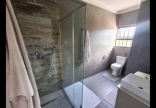 3 Bedroom House For Sale in Bedfordview