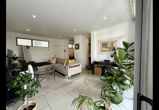 Ultra-Modern 2-Bedroom, 2-Bathroom Apartment for Sale in Bedfordview