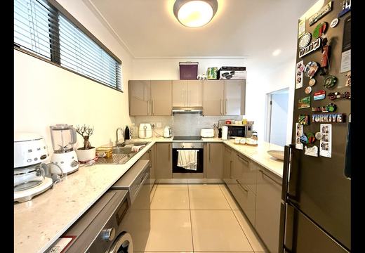 Ultra-Modern 2-Bedroom, 2-Bathroom Apartment for Sale in Bedfordview