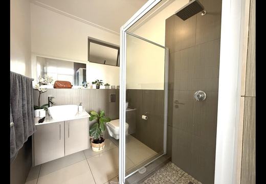 Ultra-Modern 2-Bedroom, 2-Bathroom Apartment for Sale in Bedfordview