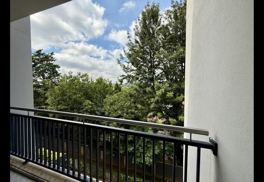 Ultra-Modern 2-Bedroom, 2-Bathroom Apartment for Sale in Bedfordview