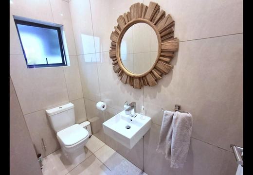 3 Bedroom House For Sale in Bedfordview
